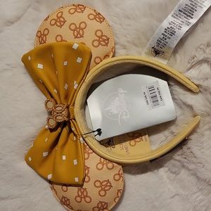 Loungefly Pretzel ears